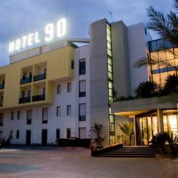 Hotel 90