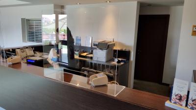 Barriera-in-plexiglass