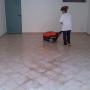 trattamento di pulizia di fondo pavimento