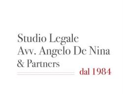De Nina Angelo