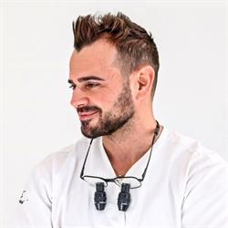 Studio Dentistico Simone Vaccari