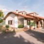 Villa su 1 livello con campo da tennis
