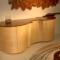 Mobili e oggetti d'arte in legno pregiato.