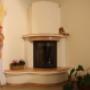 Rivestimento in bianco bocciardato e rosa spring