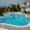 Piscina a sfioro. Privata