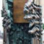 monumento in bronzo