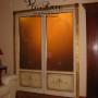 elegante porta decorata con vetro inciso