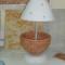 lampada in mosaico cotto cappello in resina con inserti in vetro