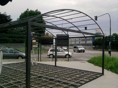 DEHORS-IN-FASE-DI-MONTAGG