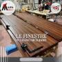 Un capolavoro prende forma Portellone in legno massello in lavorazione