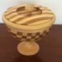 coppa in legno intarsiato