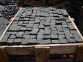 basalto romano disponibile in varie forme e spessori cubetti, lastre, basoli, fiammato, a spacco, a puntillo, zanelle, prezzi iva esclusa