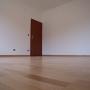 posa parquet prefinito e dipintura pareti