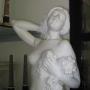Caricato da visitatore il 24/11/2016 - VENERE CON FIORI IN MARMO BIANCO DI CARRARA PARTICOLARE