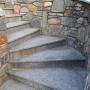 scala in serizzo e muro insasso