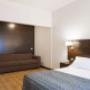 Guest room with queen bed(s)