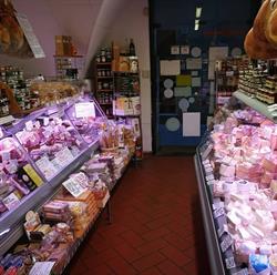 Claudio E Adele Salumi E Formaggi