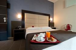 Hotel Five S.a.s. Di Tancredi Sandro Graziano