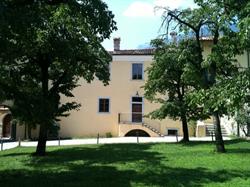 Relais Palazzo Lodron, Nogaredo (Trento, exit Rovereto Nord)