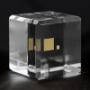 cubo in plexiglas con cella solare inglobata