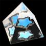 piramide in plexiglas con stella inglobata