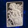 prisma con medaglia in argento inglobata