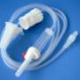 Set d'infusione con regolatore di flusso