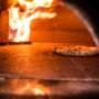 Pizza Cotta nel Forno a Legna