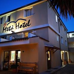 Meta Hotel
