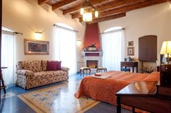 VinsLounge Bed and Breakfast