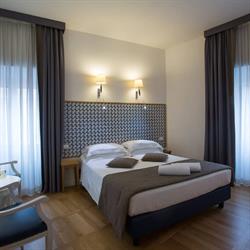 Floris Hotel