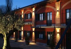Le Serre Suites Apartments