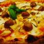 Pizza Cotta nel Forno a Legna