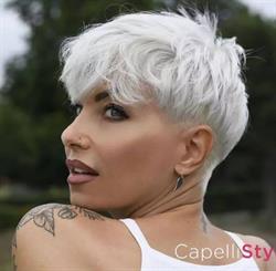Liberta' di stile acconciature unisex