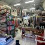 Interno Lavanderia Banco Abbigliamenti Vestiti