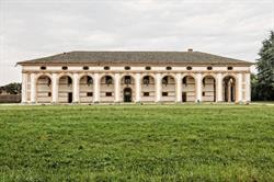Barchessa di Villa Pola