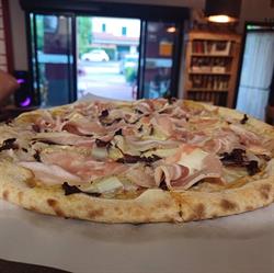 Arte e Pizza da Paola a Padova