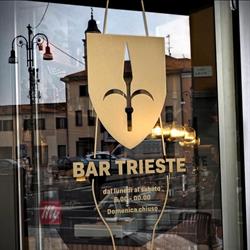 Bar Trieste di Zhou Linhuan