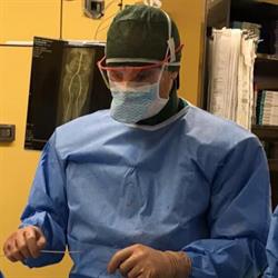 Dr. L. LEONE - Chirurgo Vascolare Angiologo. Trattamento di Aorta, Carotidi, Piede diabetico, Varici