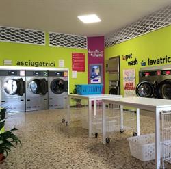 NOTE DI SAPONE LAVANDERIA SELF SERVICE