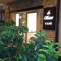 Le Petit Cafè