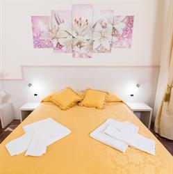 B & B DOLCE LUNA DI MONCADA MORALES OKIANNE AIMARA