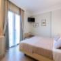 Guest room with double bed(s)