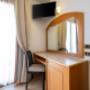 Guest room with double bed(s)