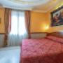 Guest room with double bed(s)
