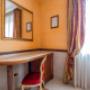 Guest room with double bed(s)