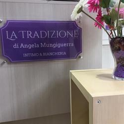 La Tradizione, di Angela Mungiguerra