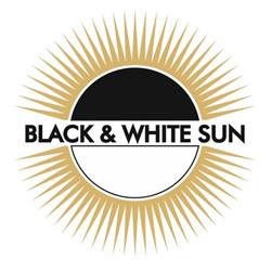 Black & Whitesun Beauty e sun