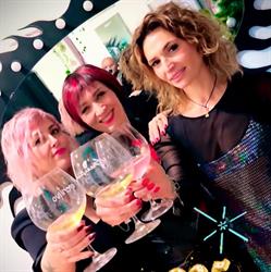 Vanity Style di Elona Orietta e Adela