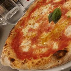 Al Trenta pizzeria